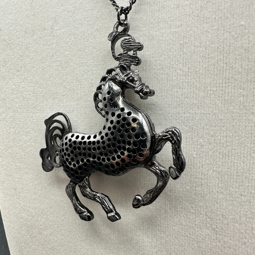Vintage 90s Gunmetal Tone Black Horse Pendant Necklace‎ Women's Classic Jewelry - Picture 4 of 10
